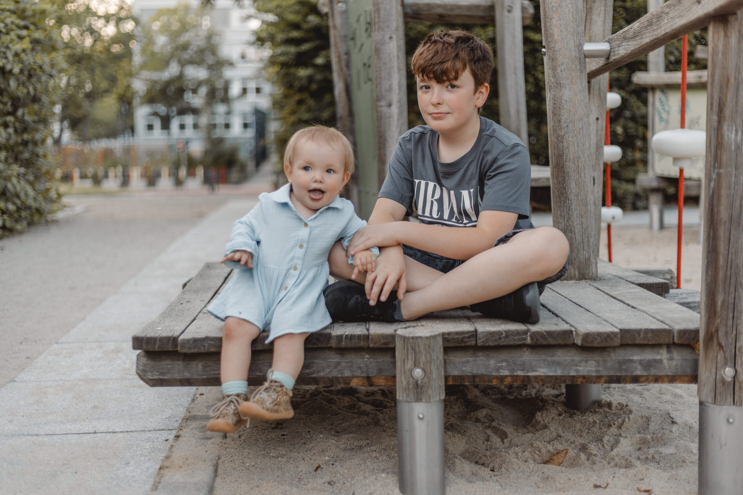 geschwisterfotos-leipzig-reem-schroeder-01 Moderne Kindergartenfotografie in Leipzig & Umgebung mit Reem Schroeder